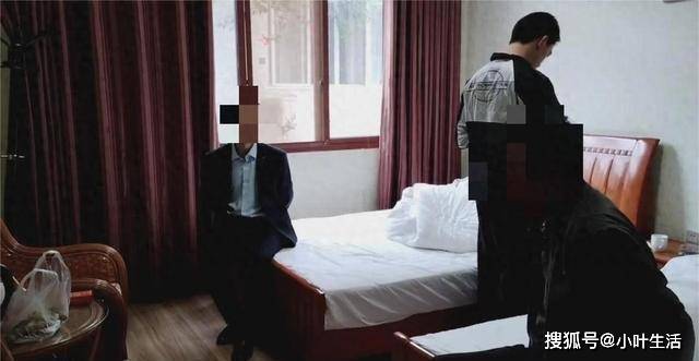 是在家闭门不出最终还是被飞机砸死开元棋牌小伙被预言将死于空难于(图4)
